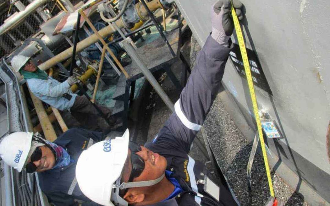 ตรวจสอบปริมาตรถังบรรจุน้ำมันหล่อลื่น ณ คลังน้ำมันเชลล์ ช่องนนทรี กรุงเทพฯ