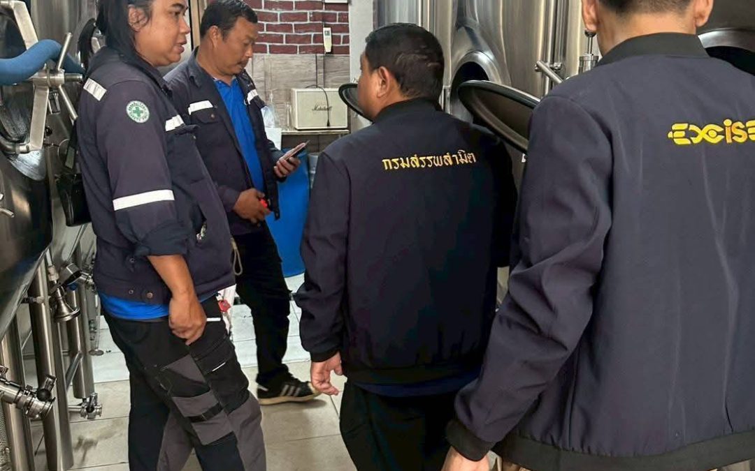 ตรวจสอบปริมาตรความจุ ถังบรรจุผลิตภัณฑ์เบียร์ ร่วมกับเจ้าหน้าที่กรมสรรพสามิต  ณ จังหวัดชลบุรี