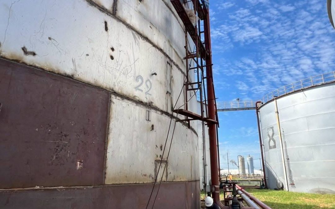 ตรวจสอบปริมาตรความจุของถังบรรจุสุรา  ณ โรงงานสุรา  จังหวัดอุบลราชธานี