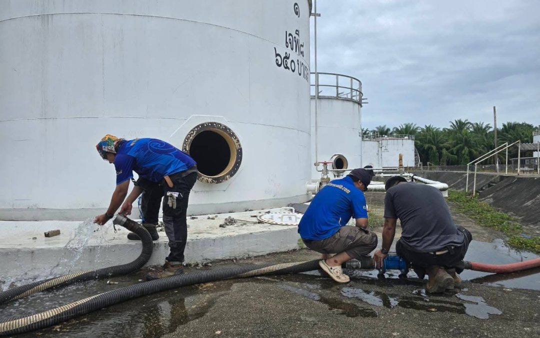 ตรวจสอบปริมาตรความจุประจำถังน้ำมันเชื้อเพลิงเติมอากาศยาน ณ คลังน้ำมันเชื้อเพลิง กองทัพอากาศ  จังหวัดสุราษฎร์ธานี