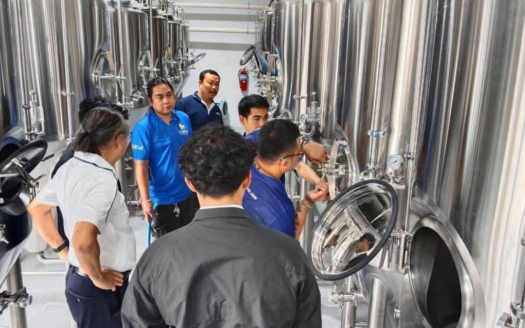 ตรวจสอบปริมาตรความจุของถังบรรจุผลิตภัณฑ์เบียร์ ร่วมกับเจ้าหน้าที่กรมสรรพสามิต ณ โรงเบียร์จังหวัดสมุทรปราการ
